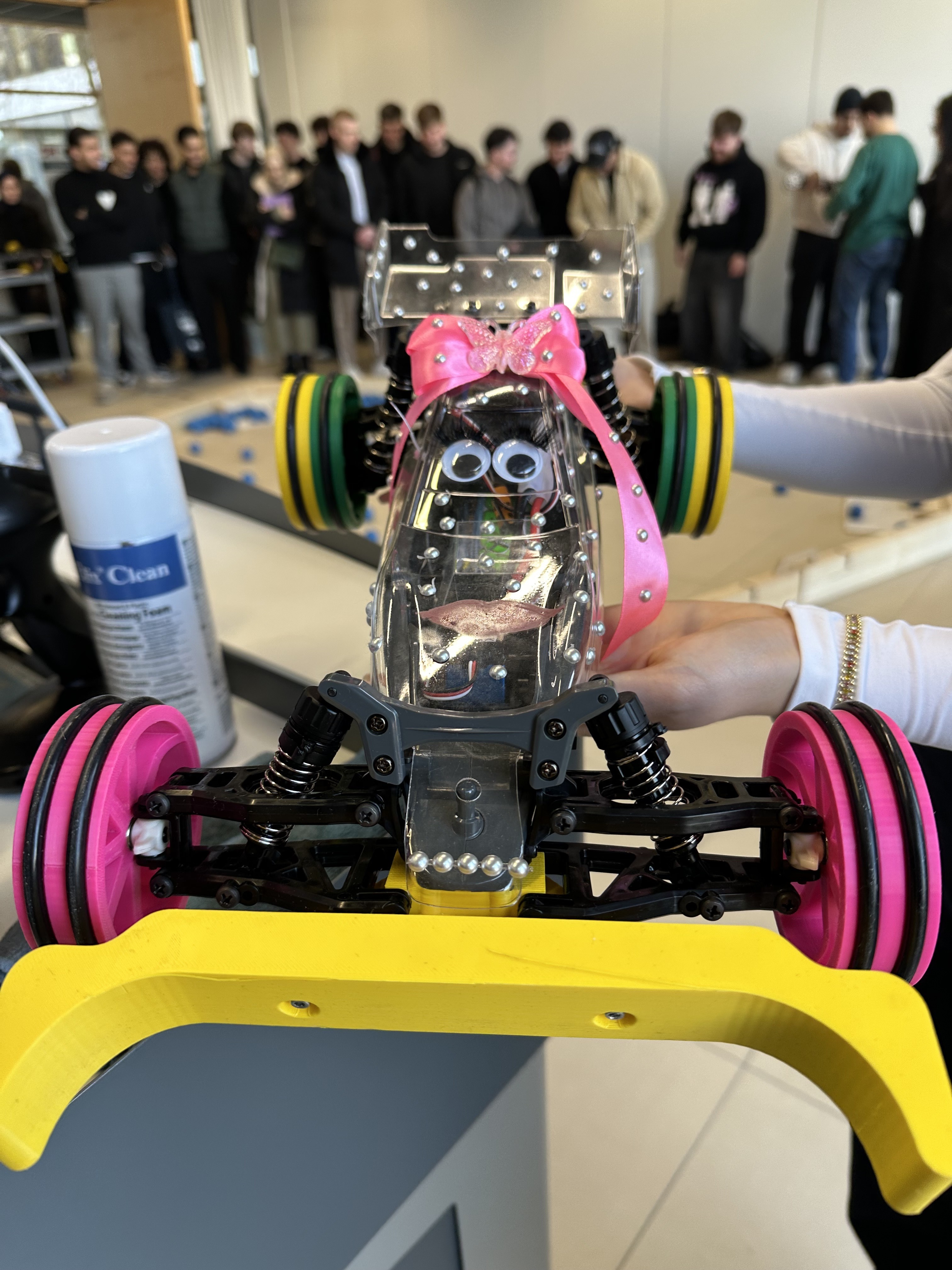 Foto 2 von 2: 2026-01 WING Racer Designpreis