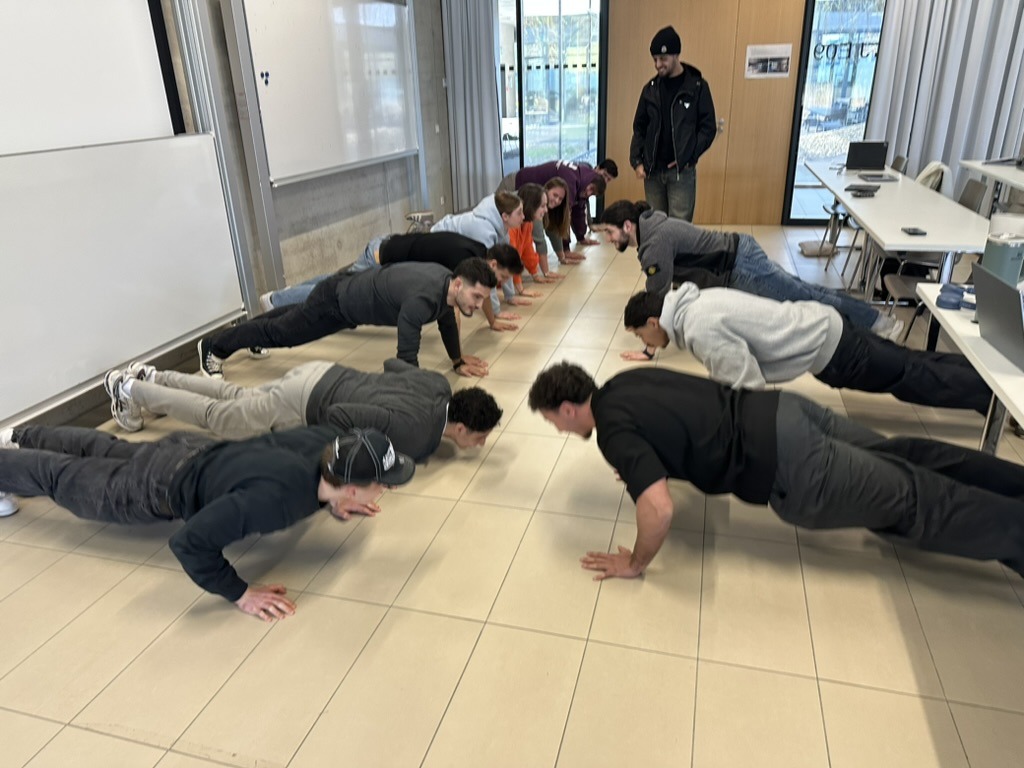 Foto 3 von 3: 2026-03 Bootcamp Elektrotechnik